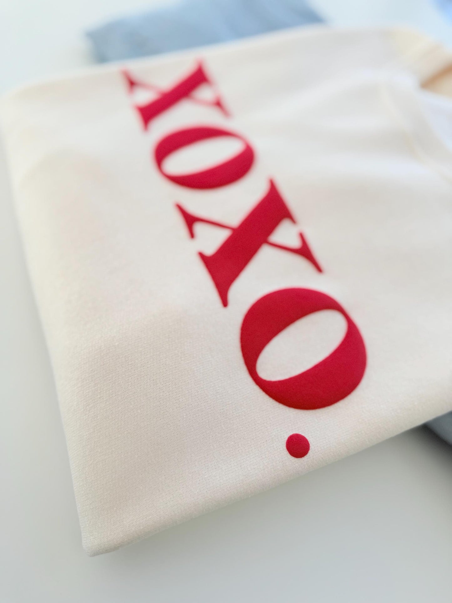 Xoxo Sweatshirt, Valentine's Day Sweatshirt Women, Embossed Sweatshirt, Women's Valentine's Day Sweater, Valentine's Outfit, Love Sweatshirt