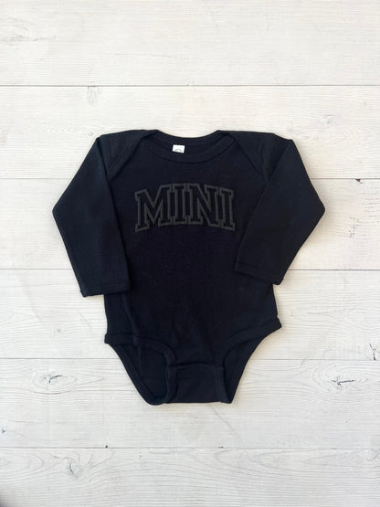 Embossed Mama Mini Set, Mom and Me matching shirts, Mom and son matching sweaters, Sweatshirts matching mother and child, New mom Shirt, mom