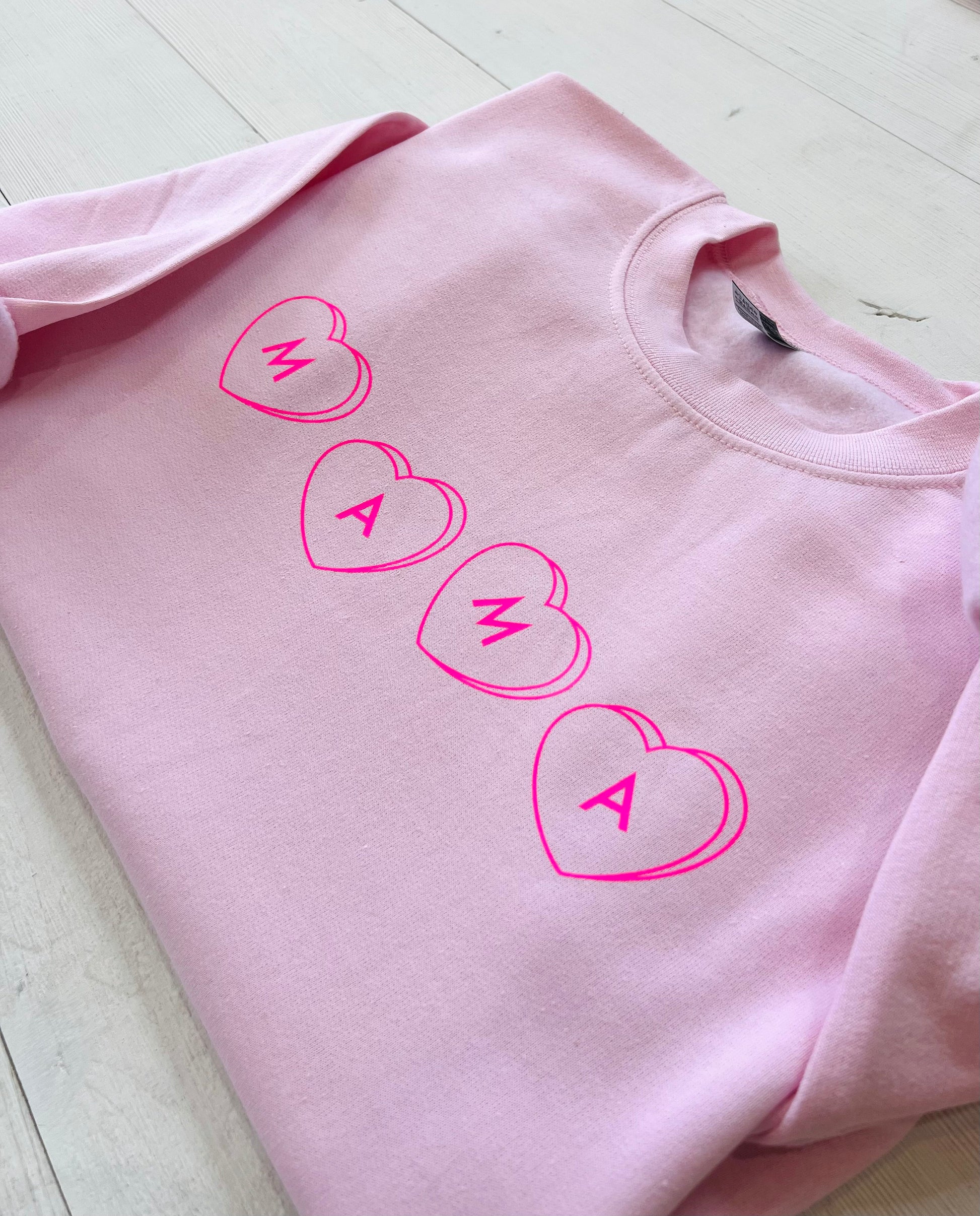 White Valentines Day Crewneck, Mama Candy Heart Sweatshirt, Retro Mom Sweater, Personalized Gift for Mama