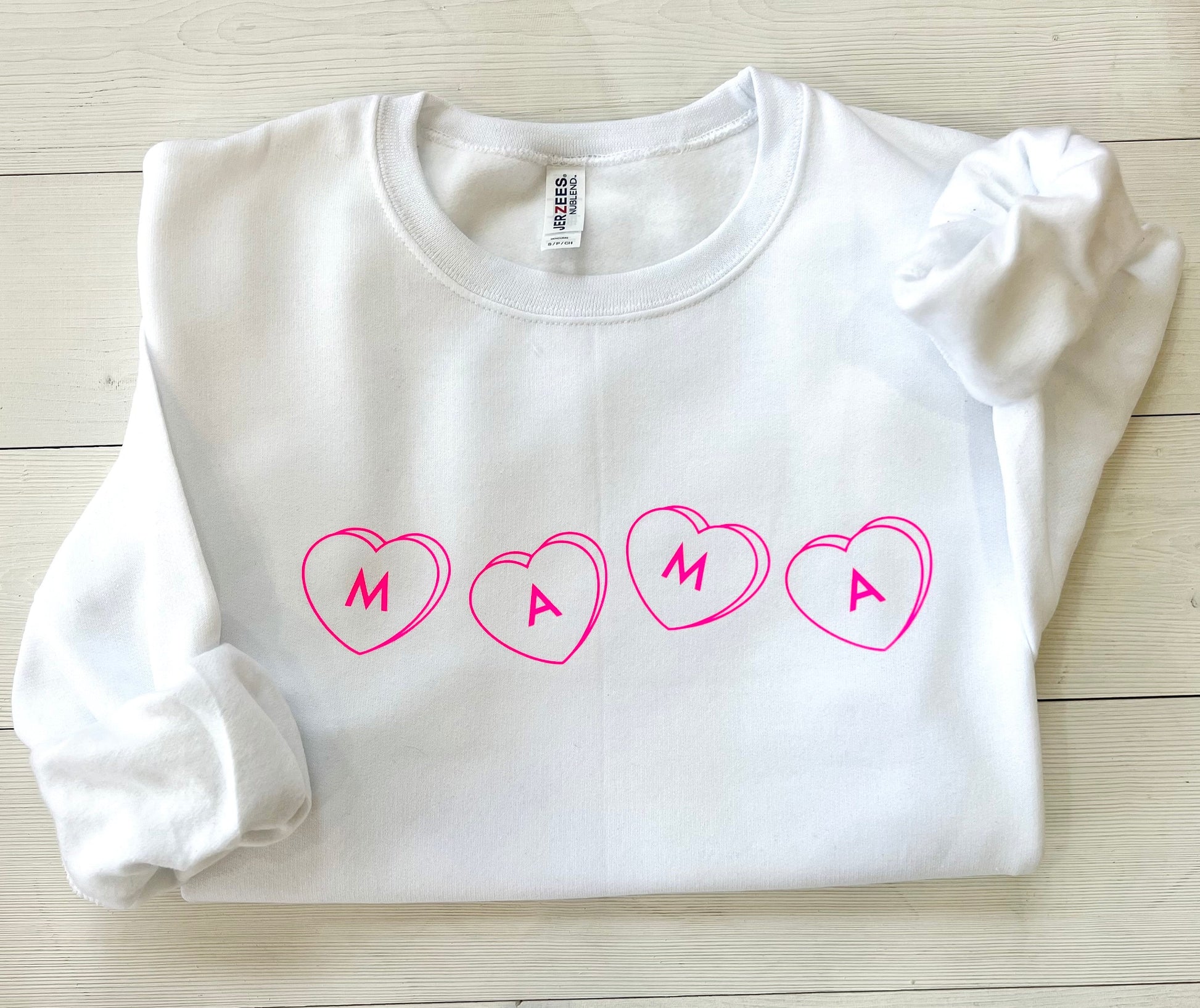 White Valentines Day Crewneck, Mama Candy Heart Sweatshirt, Retro Mom Sweater, Personalized Gift for Mama