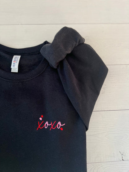 Embroidered Valentines day Sweatshirt, xoxo Sweatshirt, Valentine day outfit, Galentines day top, xoxo shirt, Valentines day gift, gift idea - Up2ournecksinfabric