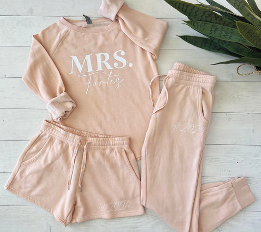 Mrs Matching Shorts Set, Mrs Sweatsuit, Honeymoon Set, Custom Bridal Shorts, Bridal Shower Gift, Bridal Gift Set, New Name Crewneck Sweater