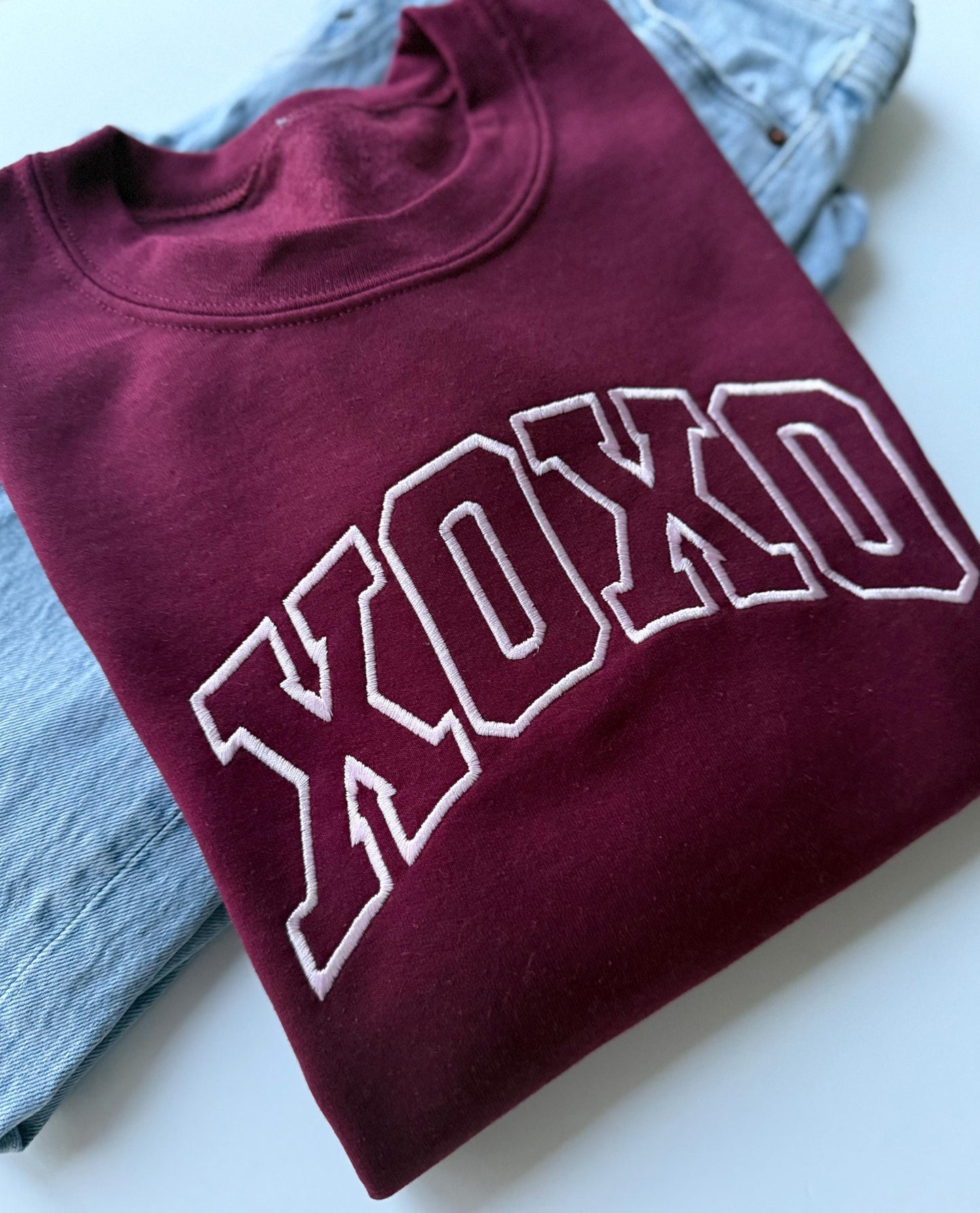 Women's Valentine's Day Sweater, Embroidered Valentine's Day Sweatshirt, Valentine's Day Outfit, XOXO Crewneck