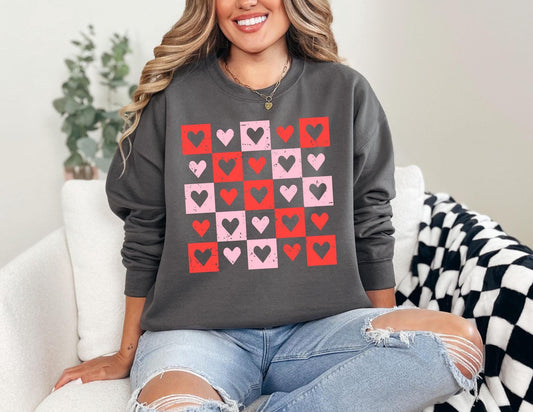 Retro Valentine's Day Sweatshirt, Heart Valentine's Sweater, Valentine's Day Shirt, Valentine's Outfit, Women's Valentine's Day Crewneck