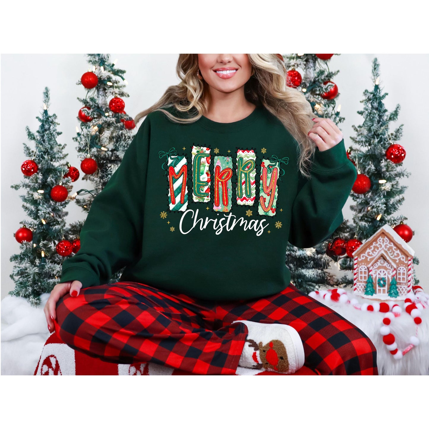Merry Christmas shirt, Christmas sweatshirt, Women's Holiday Sweatshirt, Christmas Outfit, Sweatshirt for Holiday party, Festive Outfit